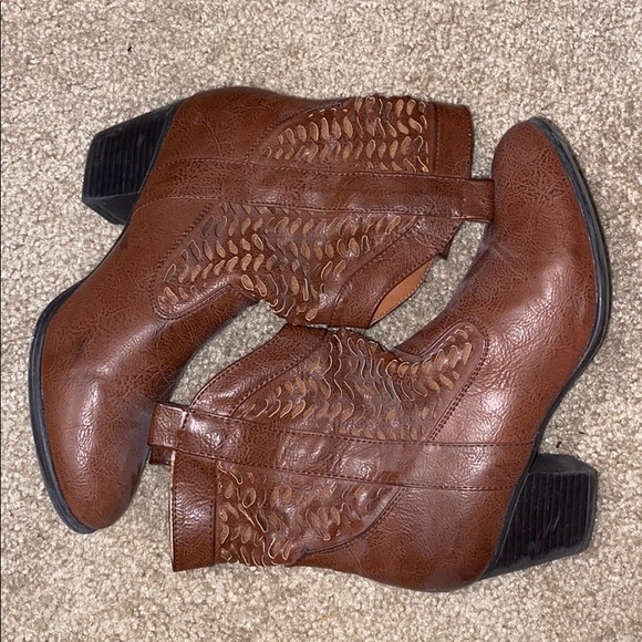 Cowgirl boots - Picture 1 of 2